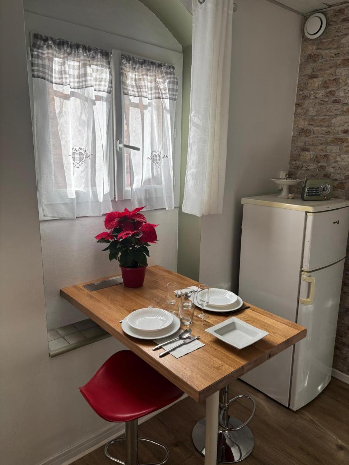 Appartement Central Des Terres Chaudes Proche Bord De Mer Menton Luaran gambar